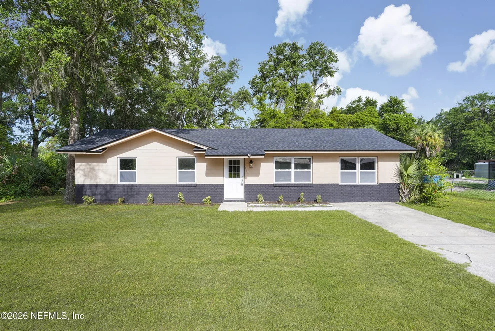 Unit for sale at 111 ELM Avenue, Palatka, FL 32177
