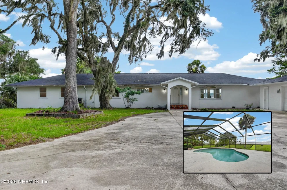 Unit for sale at 157 W GRANDVIEW Drive, East Palatka, FL 32131