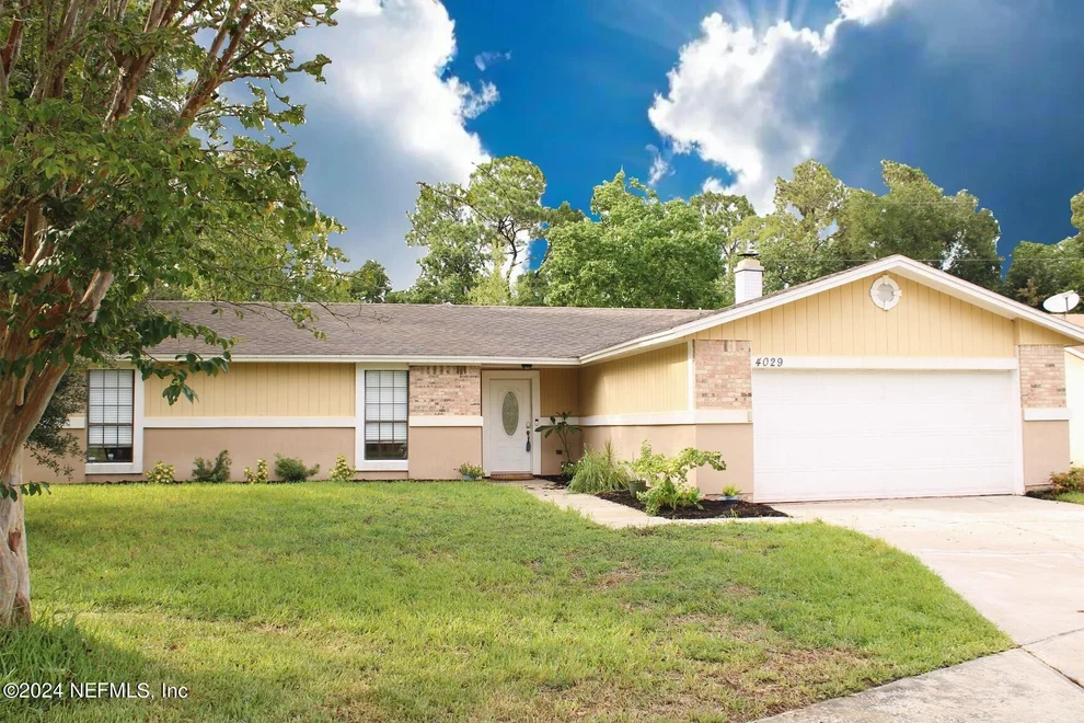 Unit for sale at 4029 LAZY HOLLOW Lane N, Jacksonville, FL 32257