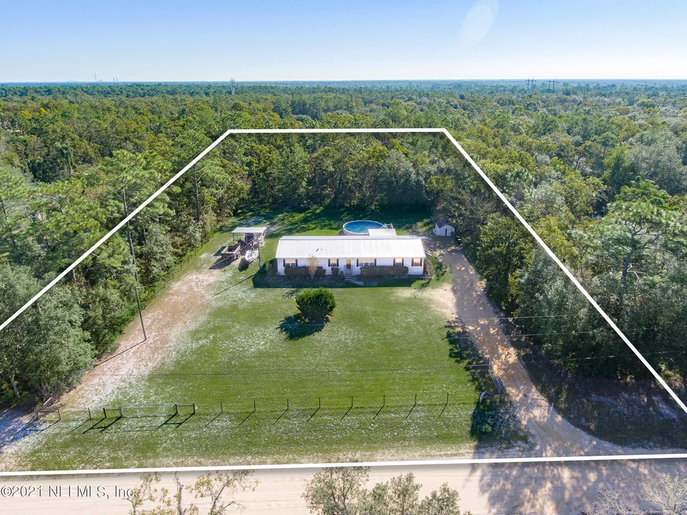 Unit for sale at 116 EARL Avenue, Palatka, FL 32177