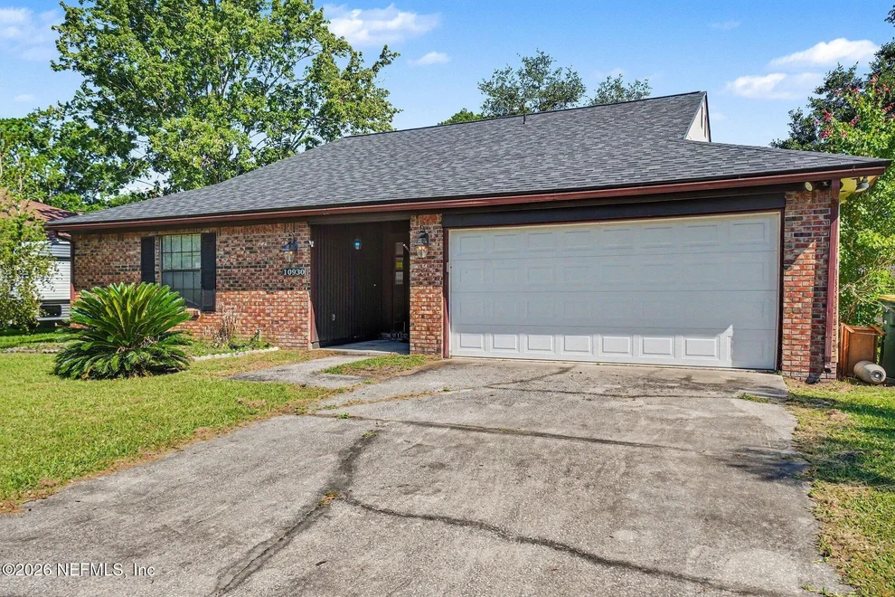Unit for sale at 10930 STEEDING HORSE Drive, Jacksonville, FL 32257
