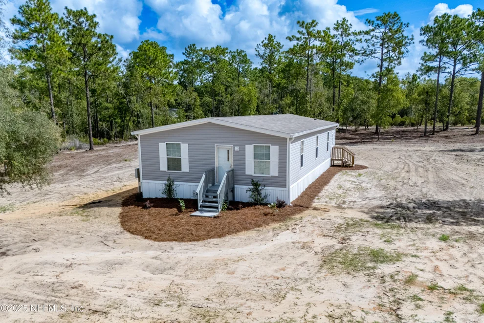Unit for sale at 158 MELROSE LANDING Boulevard, Hawthorne, FL 32640