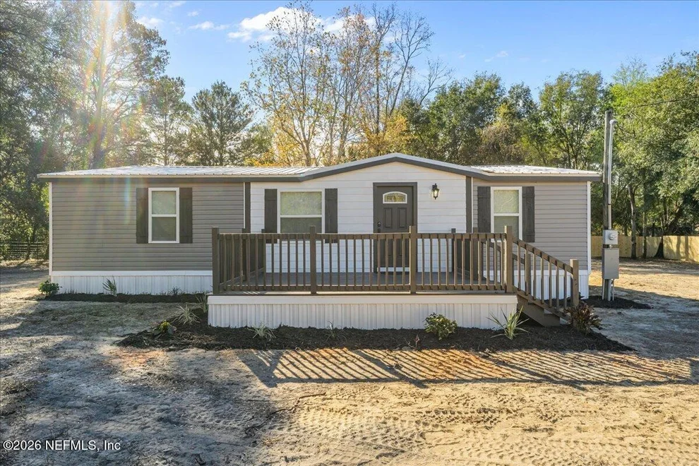 Unit for sale at 121 LYNNWOOD Avenue, Interlachen, FL 32148