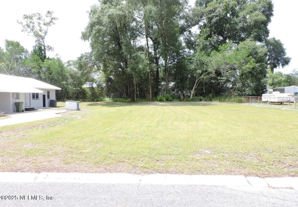 Unit for sale at 2009B LAUREL Street, Palatka, FL 32177