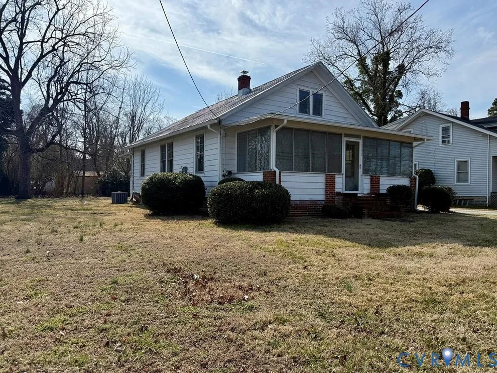 Unit for sale at 312 E Church Street, Kilmarnock, VA 22482