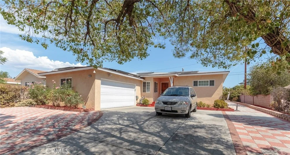 Unit for sale at 7908 Varna Avenue, Van Nuys, CA 91402