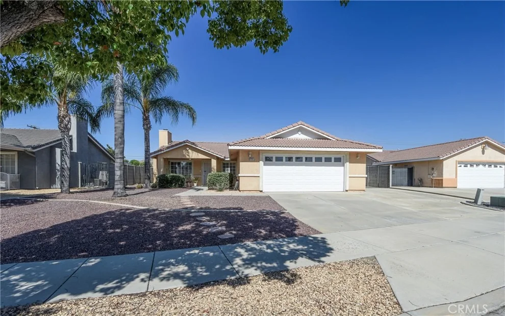 Unit for sale at 1215 Auburn, Hemet, CA 92545