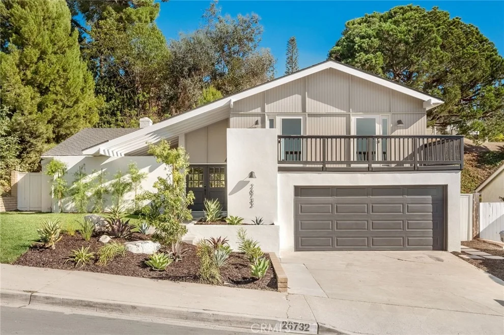 Unit for sale at 26732 Carretas, Mission Viejo, CA 92691