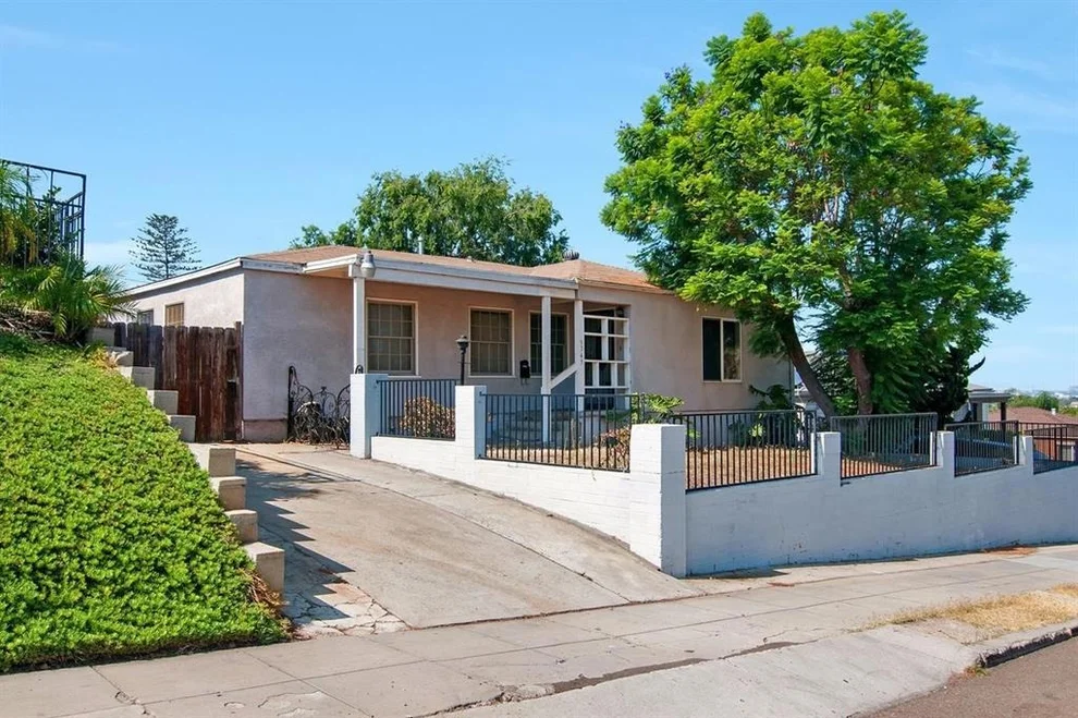 Unit for sale at 5545 Churchward St, San Diego, CA 92114