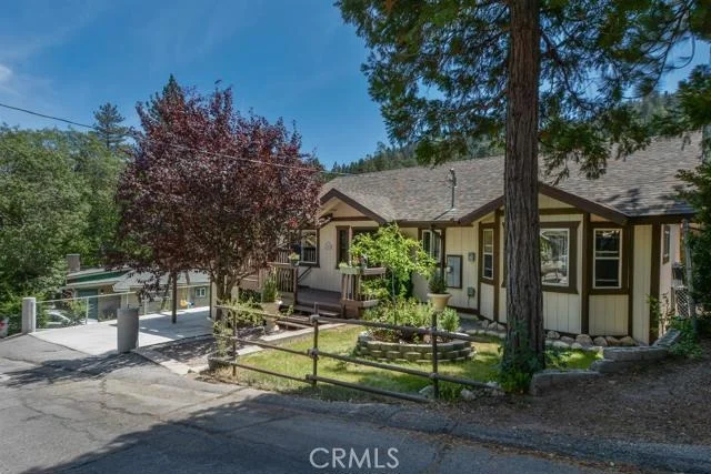 Unit for sale at 24031 Wildwood Lane, Crestline, CA 92325