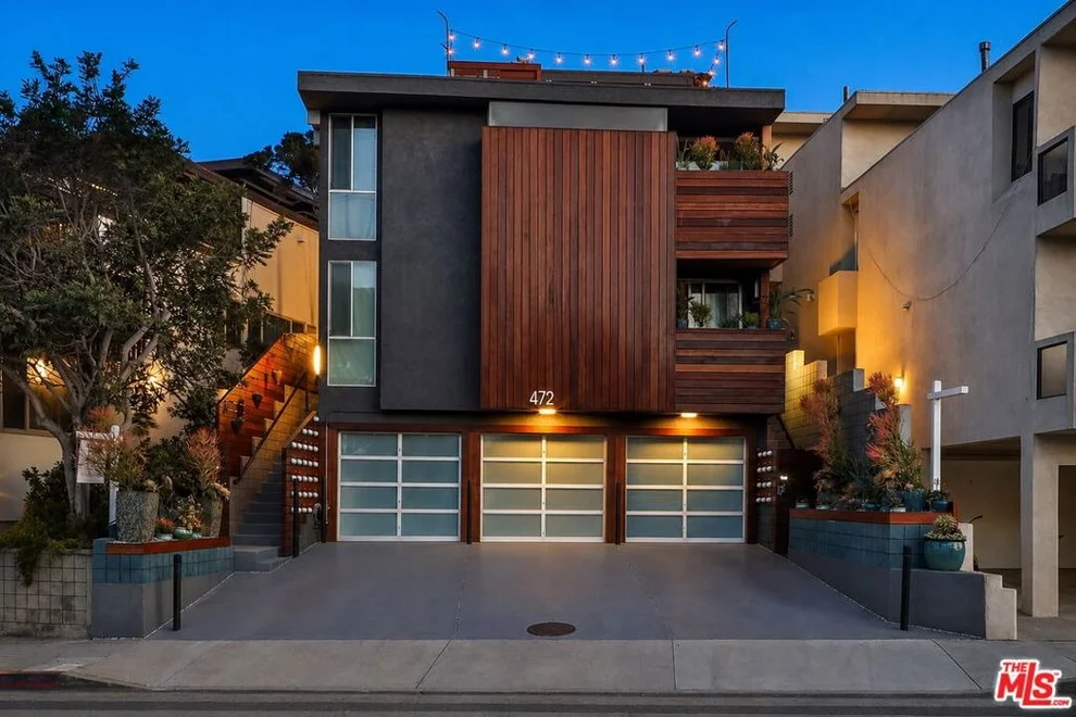 Unit for sale at 472 Rosecrans Avenue, Manhattan Beach, CA 90266