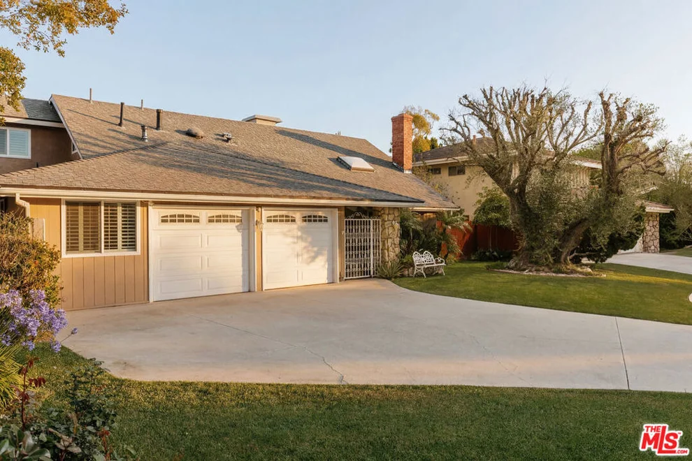 Unit for sale at 6125 Queenridge Drive, Rancho Palos Verdes, CA 90275