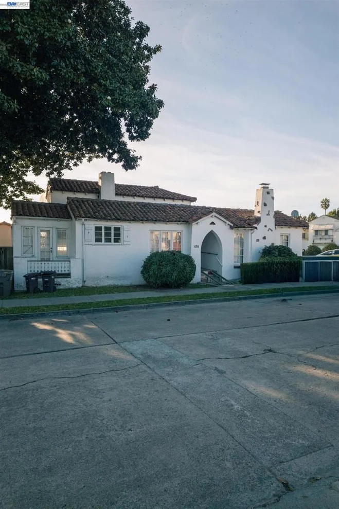 Unit for sale at 5685 Carberry Ave, Oakland, CA 94609
