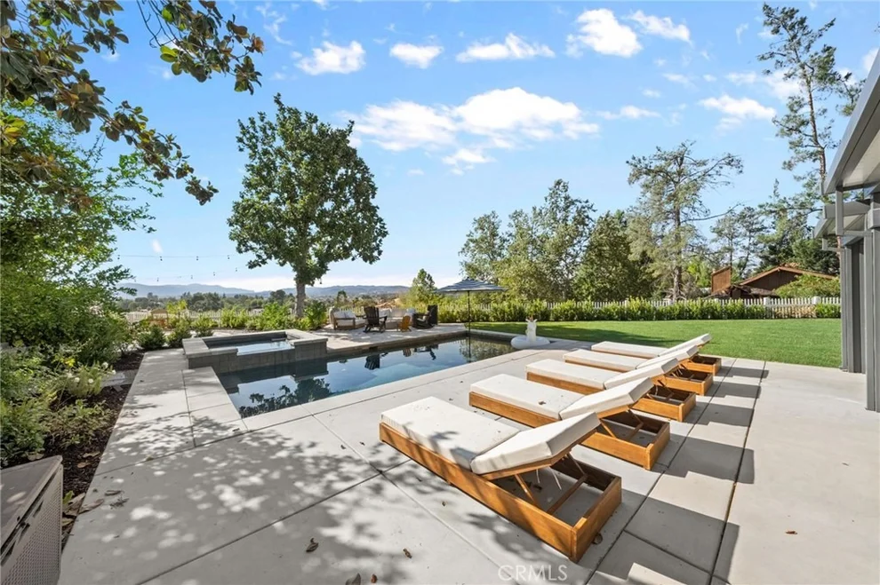 Unit for sale at 31560 Avenida Del Reposo, Temecula, CA 92591