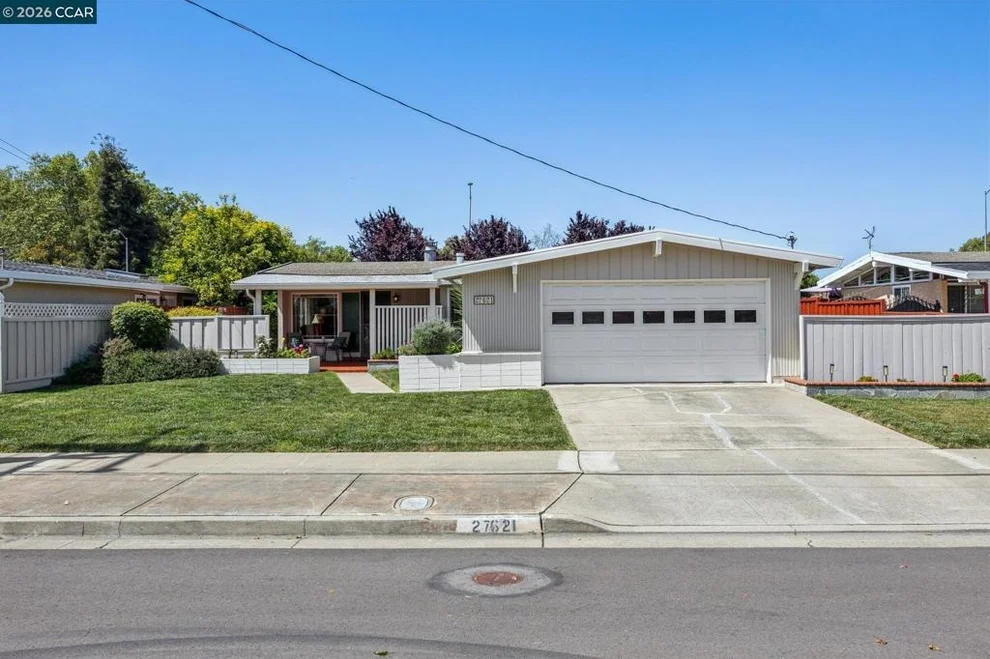 Unit for sale at 27621 Loyola Ave, Hayward, CA 94545