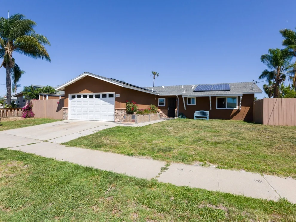 Unit for sale at 4904 Roja Dr, Oceanside, CA 92057