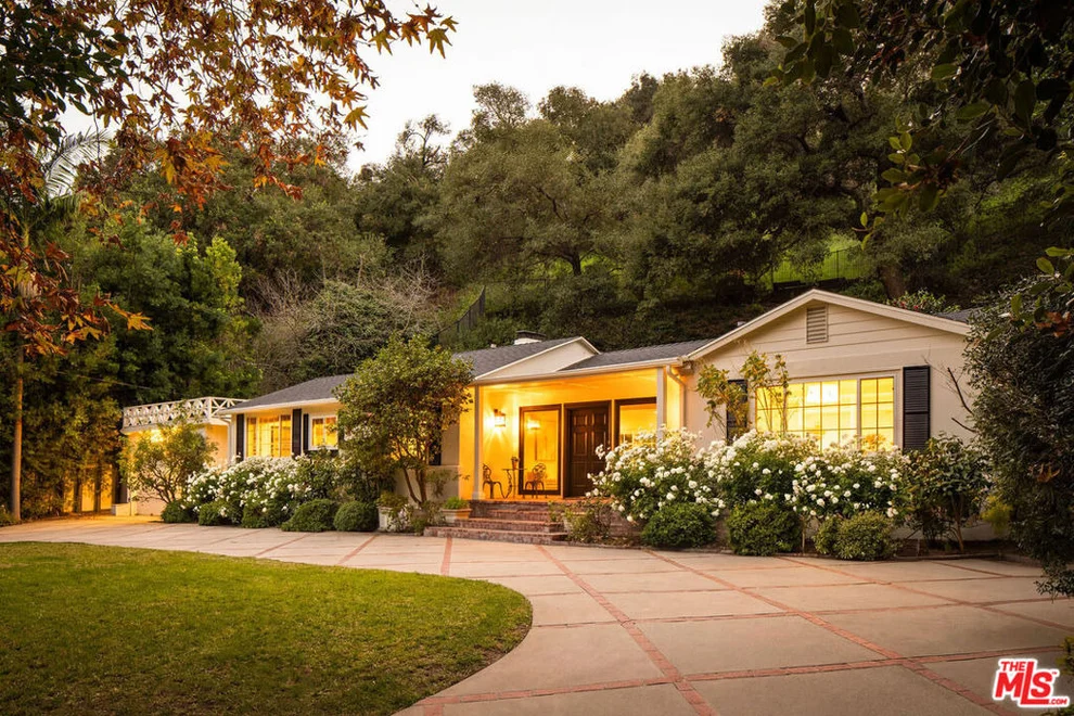 Unit for sale at 2533 Benedict Canyon Drive, Beverly Hills, CA 90210