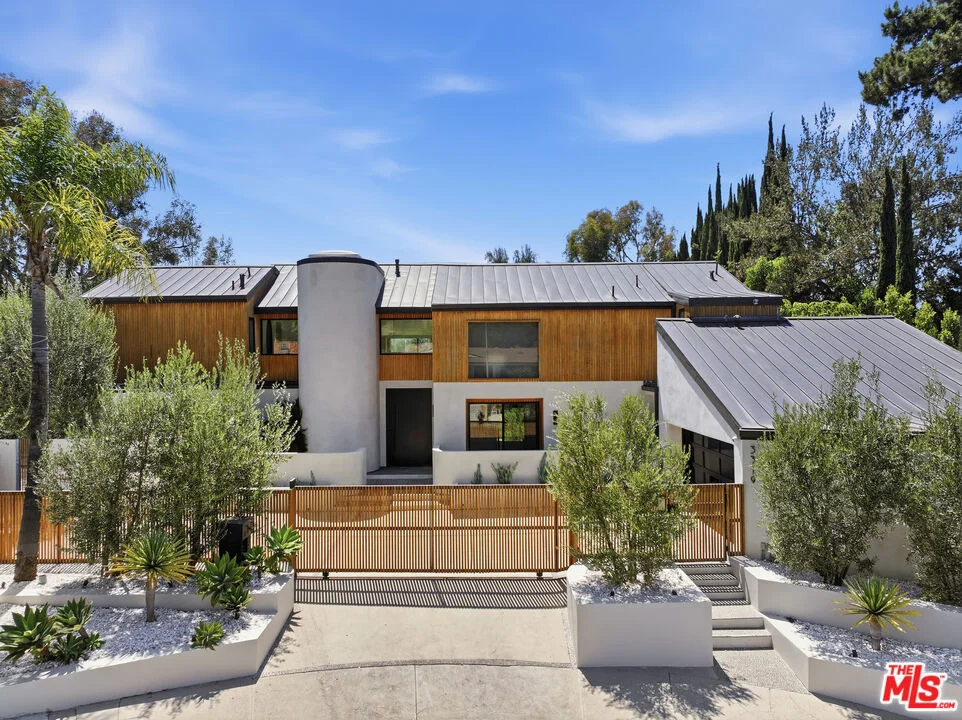 Unit for sale at 3319 Dona Lola Place, Los Angeles, CA 91604