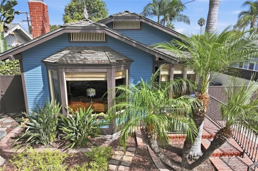 Unit for sale at 4637 E Colorado Street, Long Beach, CA 90814