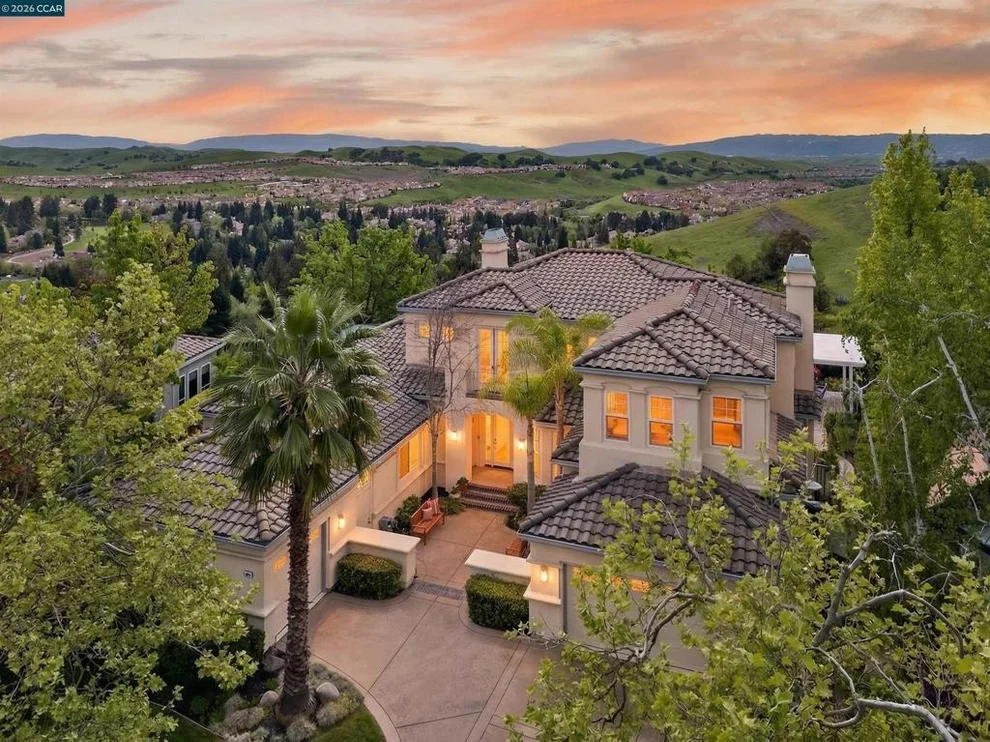 Unit for sale at 3643 Country Club Ter, Danville, CA 94506