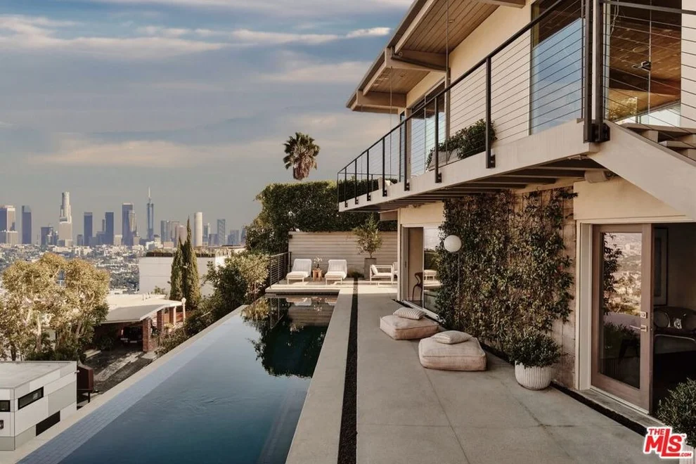 Unit for sale at 8521 W Hollywood Boulevard, Los Angeles, CA 90069
