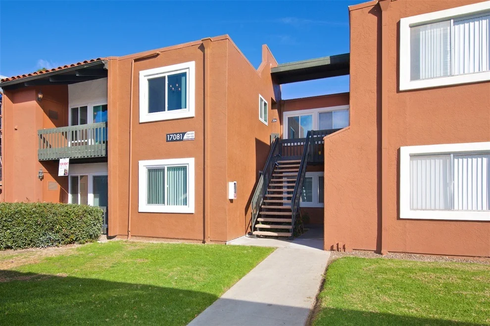 Unit for sale at 17081 W Bernardo Dr, San Diego, CA 92127