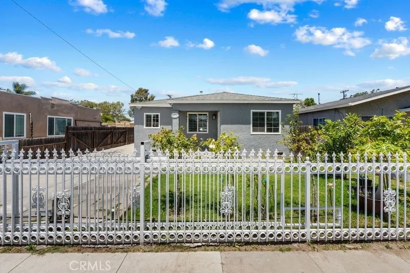 Unit for sale at 3891 Lugo, Lynwood, CA 90262