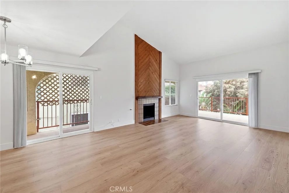 Unit for sale at 413 Avenue G, Redondo Beach, CA 90277
