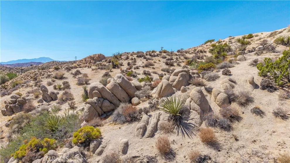 Unit for sale at 56643 Plaza Del Amigo, Yucca Valley, CA 92284
