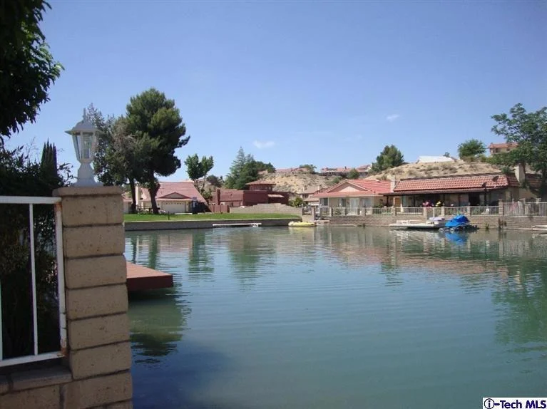Unit for sale at Anchor Drive, Victorville, CA 92395