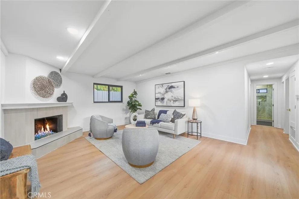 Unit for sale at 212 Avenida Sierra, San Clemente, CA 92672