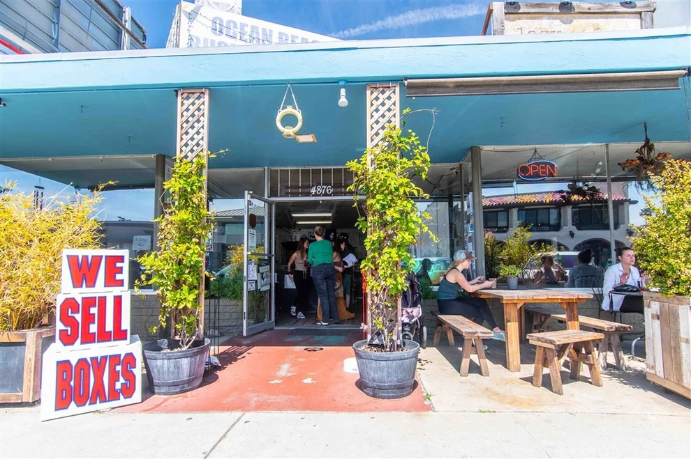 Unit for sale at 4876 Santa Monica Ave, San Diego, CA 92107