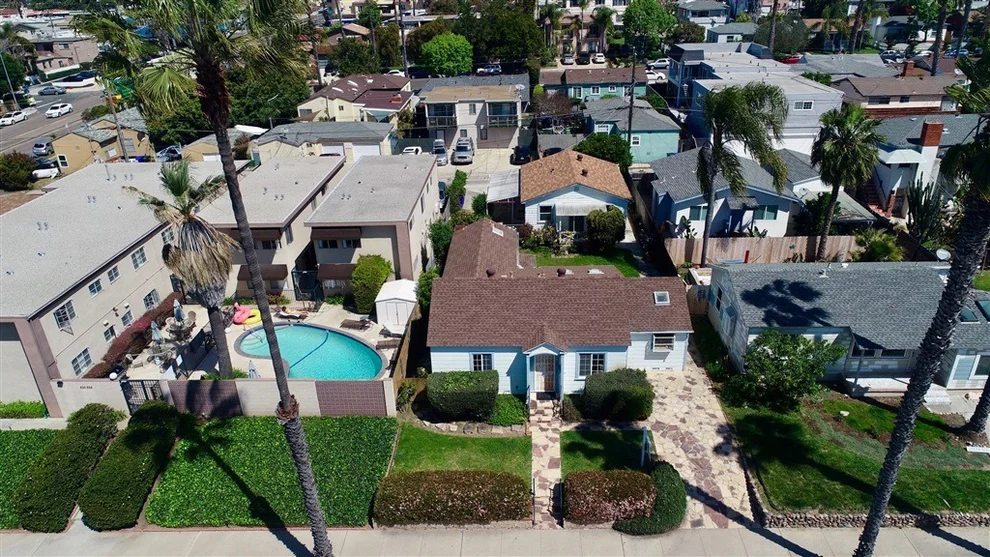 Unit for sale at 830 Tourmaline Street, San Diego, CA 92109