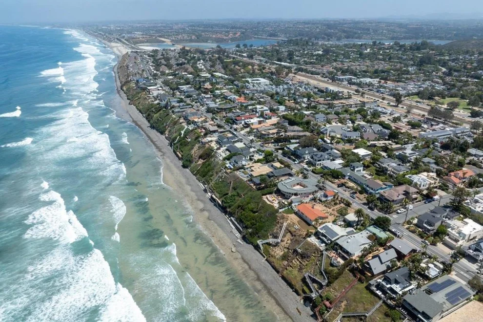 Unit for sale at 1524 N Coast Hwy 101, Encinitas, CA 92024