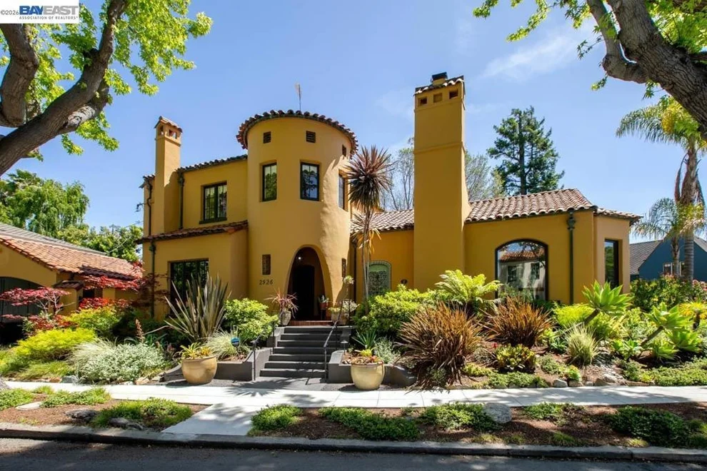 Unit for sale at 2926 Gibbons Dr, Alameda, CA 94501
