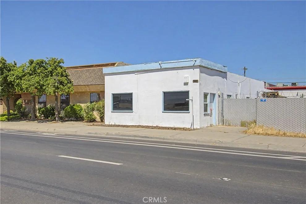 Unit for sale at 927 N Street, Firebaugh, CA 93622