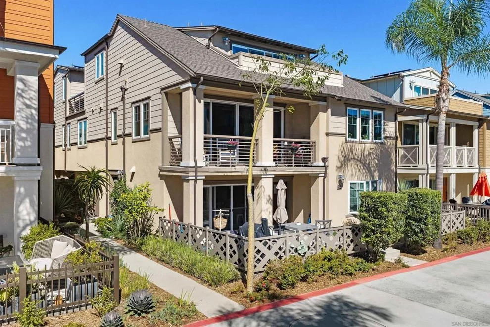 Unit for sale at 810 Santa Barbara Pl, San Diego, CA 92109