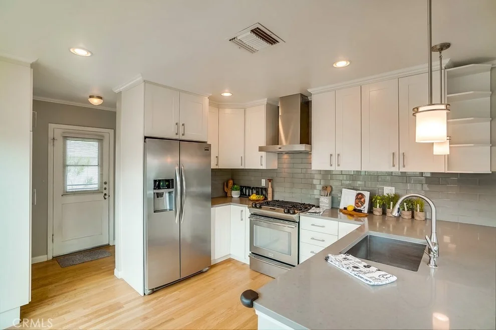 Unit for sale at 3973 Gardenia Avenue, Long Beach, CA 90807
