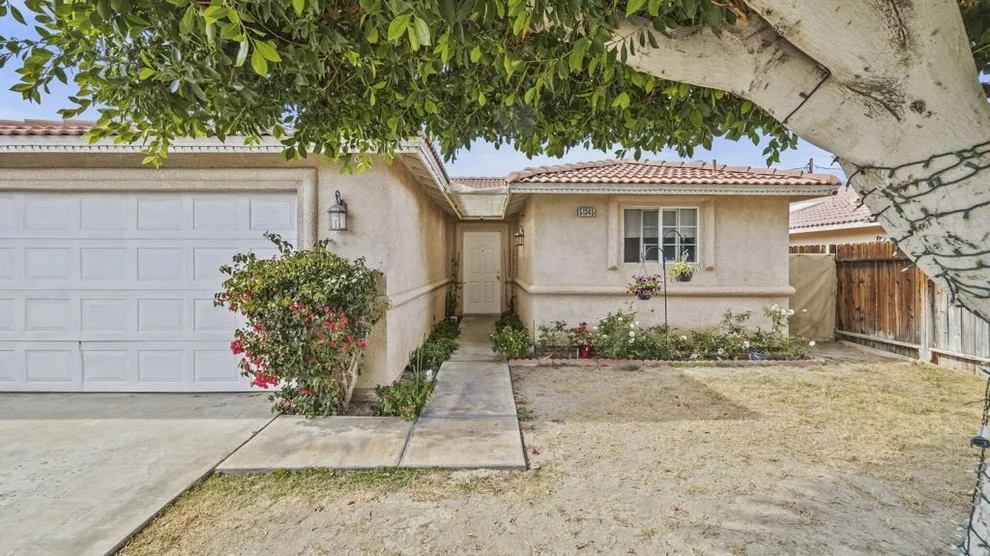 Unit for sale at 51345 Avenida Velasco, La Quinta, CA 92253