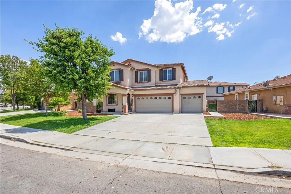 Unit for sale at 29305 Fall River, Menifee, CA 92584