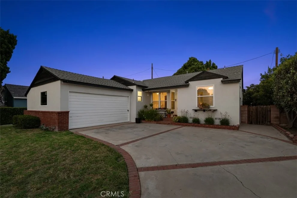 Unit for sale at 6440 Petit, Van Nuys, CA 91406