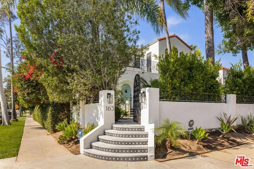 Unit for sale at 163 S Larchmont Boulevard, Los Angeles, CA 90004