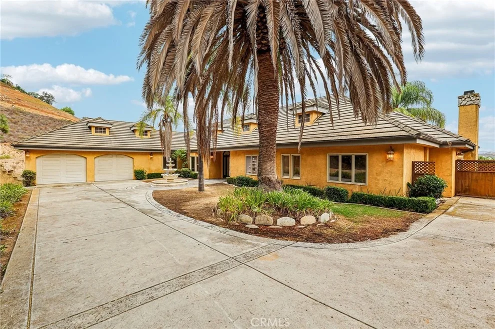 Unit for sale at 30181 Via Maria Elena, Bonsall, CA 92003