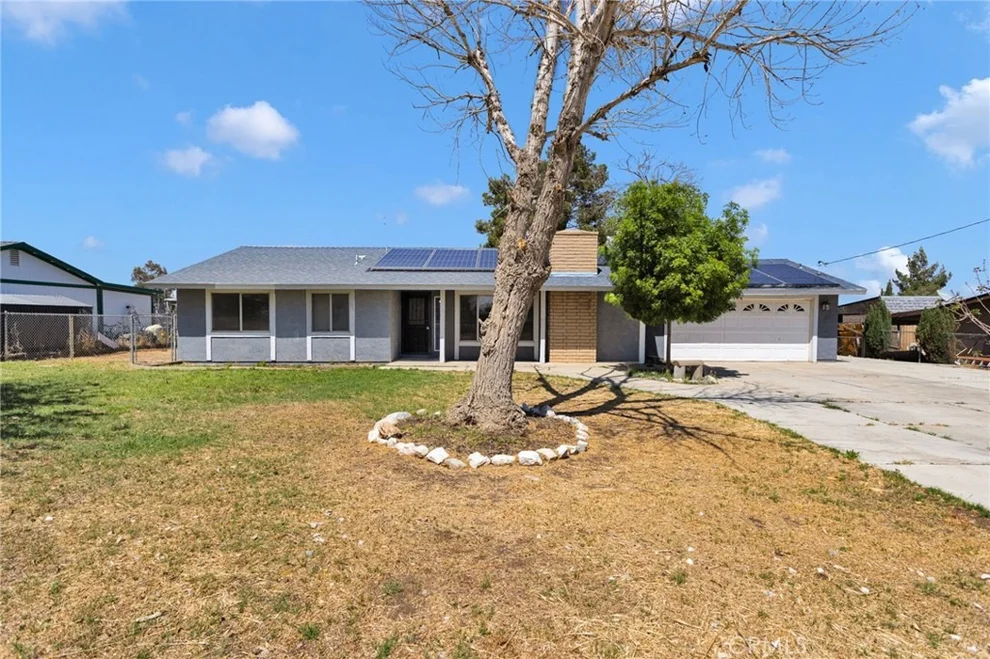 Unit for sale at 15970 Lindero, Victorville, CA 92395