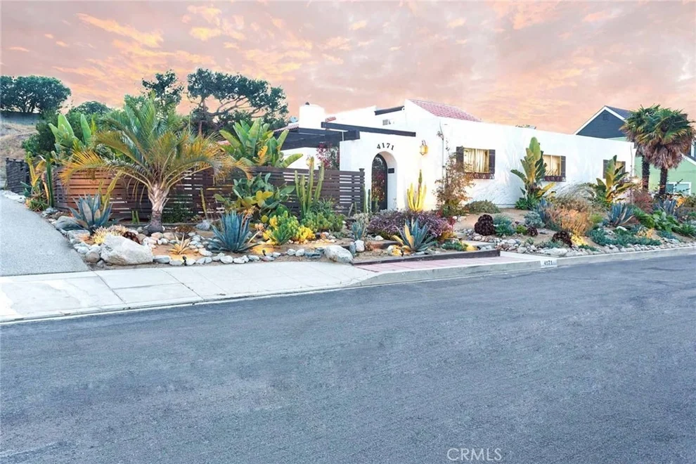 Unit for sale at 4171 S Cloverdale Avenue, Los Angeles, CA 90008