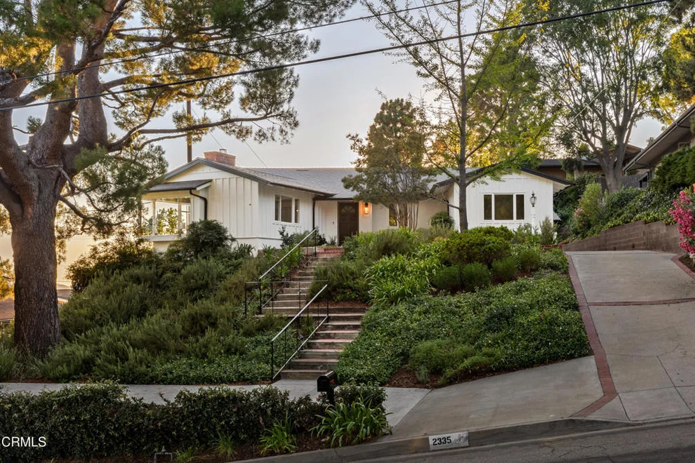 Unit for sale at 2335 Jayma Lane, La Crescenta, CA 91214