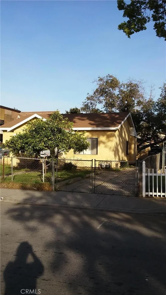Unit for sale at 942 940 S Fetterly Avenue E, Los Angeles, CA 90022