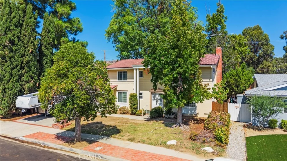Unit for sale at 23709 Community Street, West Hills, CA 91304