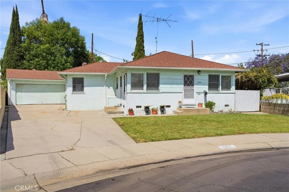 Unit for sale at 5219 Gundry Avenue, Long Beach, CA 90805