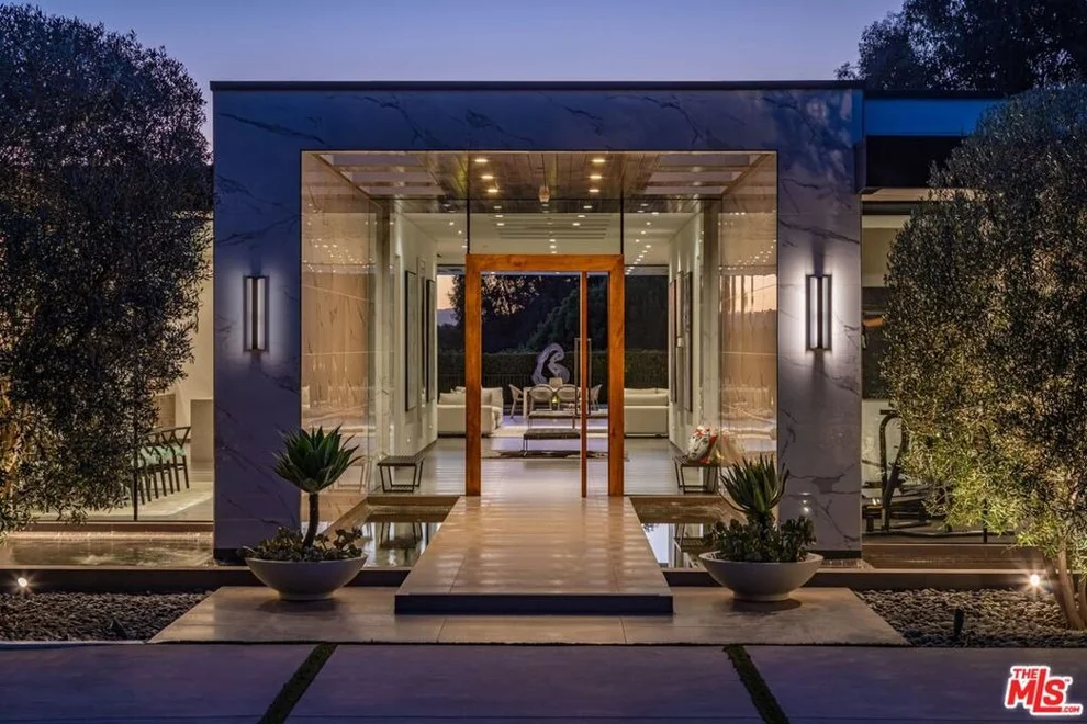 Unit for sale at 2002 LOMA VISTA Drive, Beverly Hills, CA 90210